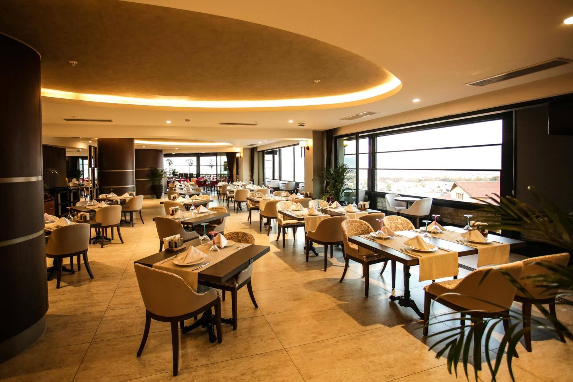 Ramada By Wyndham Isparta Exterior foto